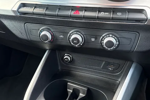 DE22OBV Audi Q2 Black Edition 35 TFSI  150 PS 6-speed Thumbnail #45