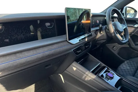 15 of 43 for Volkswagen Tayron 1.5 TSI eHybrid R-Line 5dr DSG **INFO PK, COMFORT PK, PAN ROOF, IQ LIGHTS**