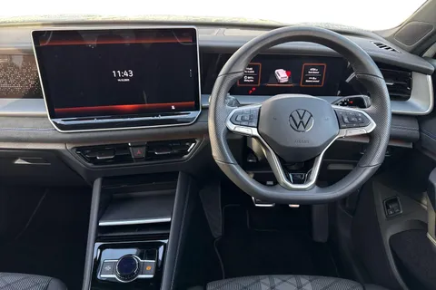 18 of 43 for Volkswagen Tayron 1.5 TSI eHybrid R-Line 5dr DSG **INFO PK, COMFORT PK, PAN ROOF, IQ LIGHTS**