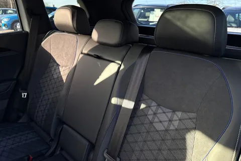 19 of 43 for Volkswagen Tayron 1.5 TSI eHybrid R-Line 5dr DSG **INFO PK, COMFORT PK, PAN ROOF, IQ LIGHTS**