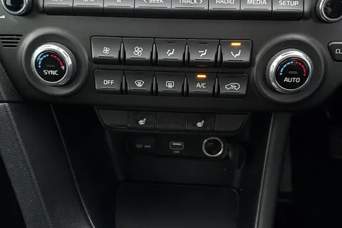 NL70KNJ Kia Sportage 1.6 GDi 2 Euro 6 (s/s) 5dr Thumbnail #23