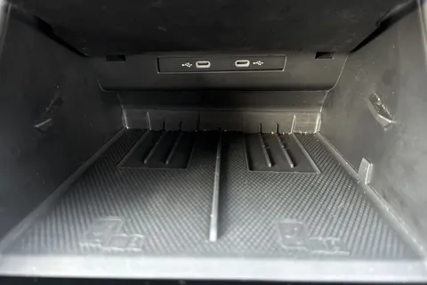 34 of 43 for Volkswagen Tayron 1.5 TSI eHybrid R-Line 5dr DSG **INFO PK, COMFORT PK, PAN ROOF, IQ LIGHTS**