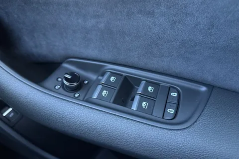  Audi Q7 3.0 TDI V6 50 Black Edition Tiptronic quattro Euro 6 (s/s) 5dr Thumbnail #57