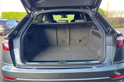  Audi SQ8 4.0 TFSI V8 Black Edition Tiptronic quattro Euro 6 (s/s) 5dr Thumbnail #6