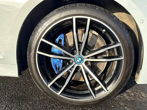 LP23FGC BMW 3 Series 2.0 330e 12kWh M Sport Touring Auto xDrive Euro 6 (s/s) 5dr Thumbnail #22