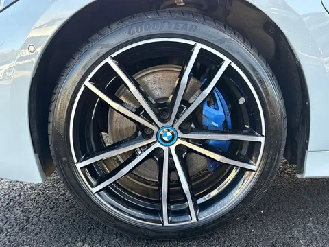 LP23FGC BMW 3 Series 2.0 330e 12kWh M Sport Touring Auto xDrive Euro 6 (s/s) 5dr Thumbnail #23