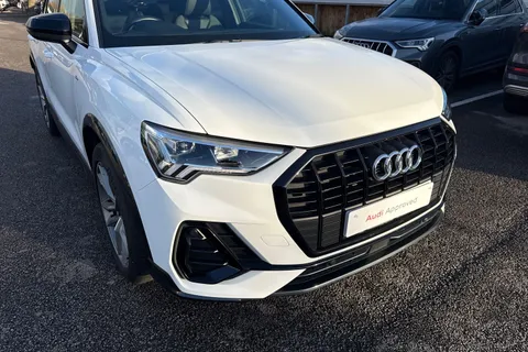 DG72BVF Audi Q3 Black Edition 35 TFSI 150 PS S tronic Thumbnail #9