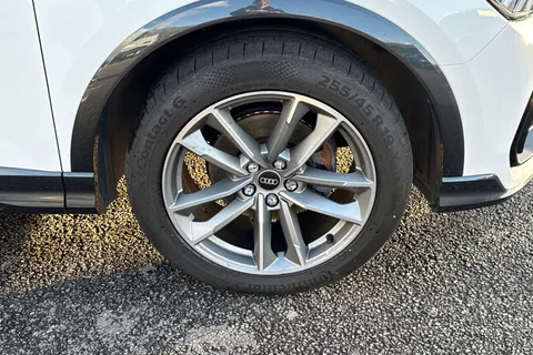 DG72BVF Audi Q3 Black Edition 35 TFSI 150 PS S tronic Thumbnail #10