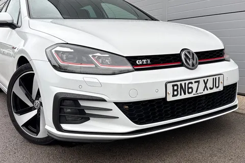 BN67XJU Volkswagen Golf 2.0 TSI BlueMotion Tech GTI Euro 6 (s/s) 5dr Thumbnail #10