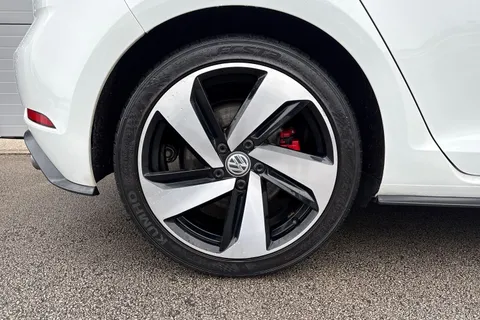 BN67XJU Volkswagen Golf 2.0 TSI BlueMotion Tech GTI Euro 6 (s/s) 5dr Thumbnail #11