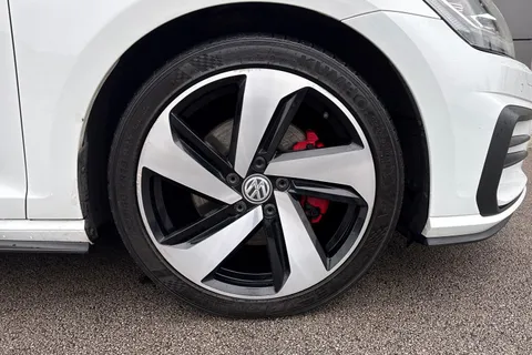 BN67XJU Volkswagen Golf 2.0 TSI BlueMotion Tech GTI Euro 6 (s/s) 5dr Thumbnail #12