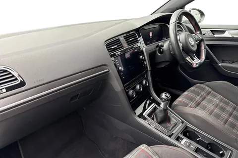 BN67XJU Volkswagen Golf 2.0 TSI BlueMotion Tech GTI Euro 6 (s/s) 5dr Thumbnail #16