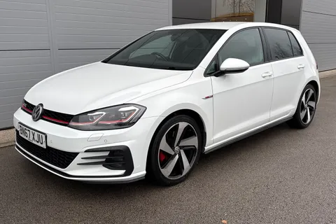 BN67XJU Volkswagen Golf 2.0 TSI BlueMotion Tech GTI Euro 6 (s/s) 5dr Thumbnail #28