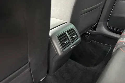 BN67XJU Volkswagen Golf 2.0 TSI BlueMotion Tech GTI Euro 6 (s/s) 5dr Thumbnail #31