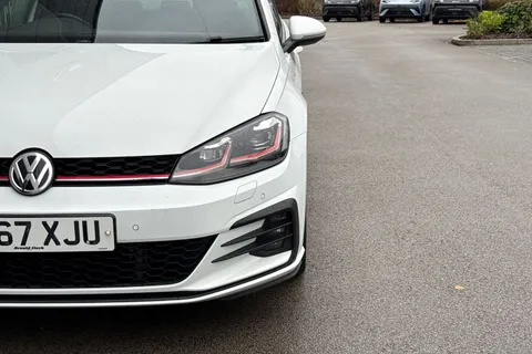 BN67XJU Volkswagen Golf 2.0 TSI BlueMotion Tech GTI Euro 6 (s/s) 5dr Thumbnail #34