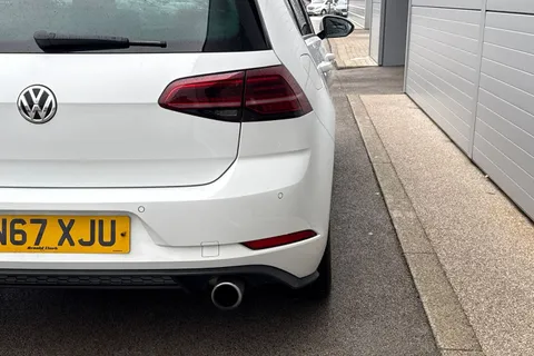 BN67XJU Volkswagen Golf 2.0 TSI BlueMotion Tech GTI Euro 6 (s/s) 5dr Thumbnail #39