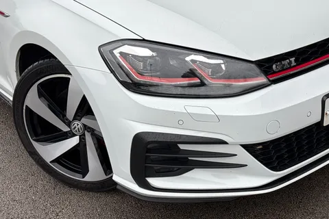 BN67XJU Volkswagen Golf 2.0 TSI BlueMotion Tech GTI Euro 6 (s/s) 5dr Thumbnail #47