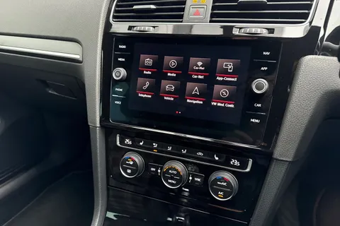 BN67XJU Volkswagen Golf 2.0 TSI BlueMotion Tech GTI Euro 6 (s/s) 5dr Thumbnail #49