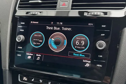 BN67XJU Volkswagen Golf 2.0 TSI BlueMotion Tech GTI Euro 6 (s/s) 5dr Thumbnail #58