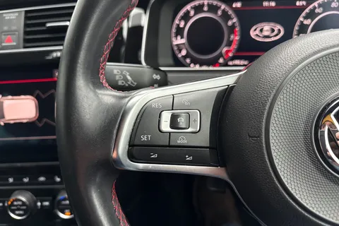 BN67XJU Volkswagen Golf 2.0 TSI BlueMotion Tech GTI Euro 6 (s/s) 5dr Thumbnail #60