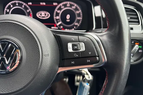 BN67XJU Volkswagen Golf 2.0 TSI BlueMotion Tech GTI Euro 6 (s/s) 5dr Thumbnail #61