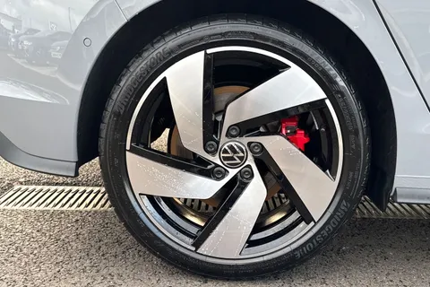 KN75FZK Volkswagen Golf 2.0 TSI 265 GTI 5dr DSG **UNDER 40K LIST PRICE** Thumbnail #11