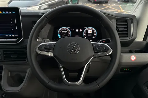 BK75YDA Volkswagen Crafter 2.0 TDI 163PS HDE Commerce Plus Low Roof Van Auto + Tow Pack Thumbnail #18