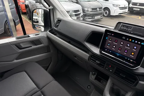 BK75TJX Volkswagen Crafter 2.0 TDI 163PS HDE Commerce Plus Low Roof Van Auto + Towpack Thumbnail #20