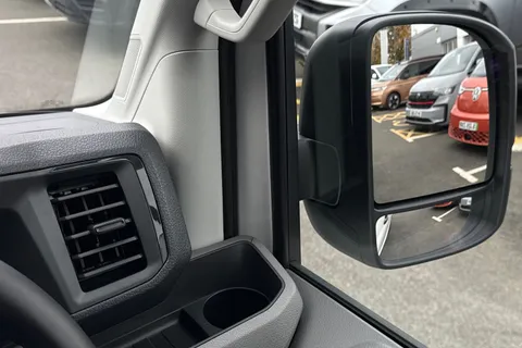 BK75TJX Volkswagen Crafter 2.0 TDI 163PS HDE Commerce Plus Low Roof Van Auto + Towpack Thumbnail #21