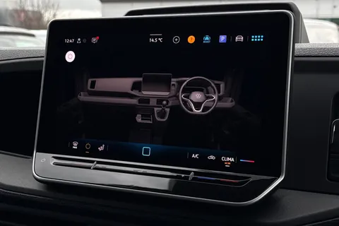 BK75TJX Volkswagen Crafter 2.0 TDI 163PS HDE Commerce Plus Low Roof Van Auto + Towpack Thumbnail #22