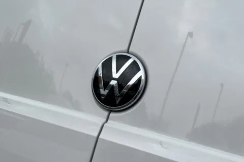 BK75TJX Volkswagen Crafter 2.0 TDI 163PS HDE Commerce Plus Low Roof Van Auto + Towpack Thumbnail #34