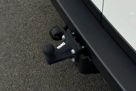 BK75TJX Volkswagen Crafter 2.0 TDI 163PS HDE Commerce Plus Low Roof Van Auto + Towpack Thumbnail #36