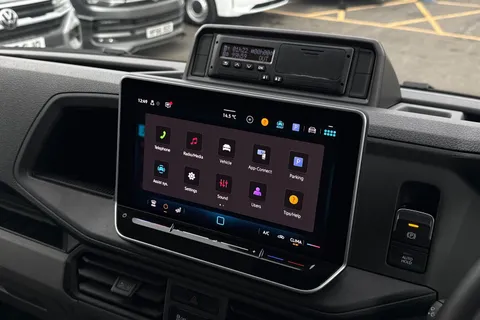 BK75TJX Volkswagen Crafter 2.0 TDI 163PS HDE Commerce Plus Low Roof Van Auto + Towpack Thumbnail #53