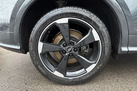 FD20RKV Audi Q5 2.0 TDI 40 Black Edition S Tronic quattro Euro 6 (s/s) 5dr Thumbnail #11