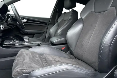 FD20RKV Audi Q5 2.0 TDI 40 Black Edition S Tronic quattro Euro 6 (s/s) 5dr Thumbnail #17