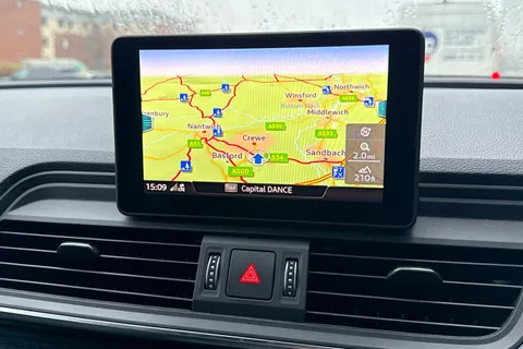 FD20RKV Audi Q5 2.0 TDI 40 Black Edition S Tronic quattro Euro 6 (s/s) 5dr Thumbnail #18