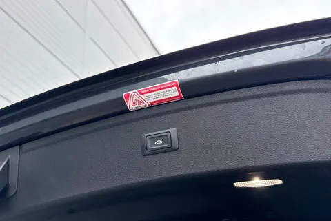 FD20RKV Audi Q5 2.0 TDI 40 Black Edition S Tronic quattro Euro 6 (s/s) 5dr Thumbnail #31