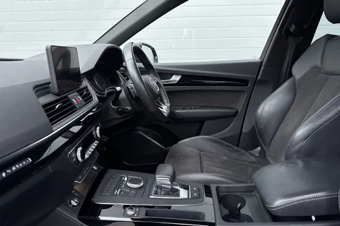 FD20RKV Audi Q5 2.0 TDI 40 Black Edition S Tronic quattro Euro 6 (s/s) 5dr Thumbnail #34