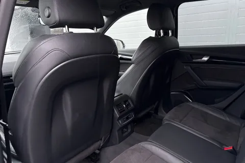 FD20RKV Audi Q5 2.0 TDI 40 Black Edition S Tronic quattro Euro 6 (s/s) 5dr Thumbnail #35