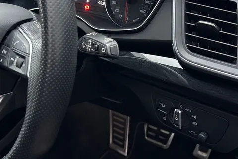 FD20RKV Audi Q5 2.0 TDI 40 Black Edition S Tronic quattro Euro 6 (s/s) 5dr Thumbnail #40