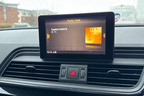 FD20RKV Audi Q5 2.0 TDI 40 Black Edition S Tronic quattro Euro 6 (s/s) 5dr Thumbnail #43