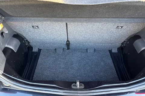 DE71OGG SEAT Mii 36.8kWh Auto 5dr Thumbnail #6