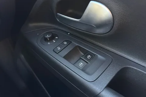 DE71OGG SEAT Mii 36.8kWh Auto 5dr Thumbnail #20