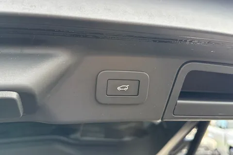 KS73YFY Land Rover Range Rover Velar 2.0 P250 Dynamic HSE 5dr Thumbnail #35