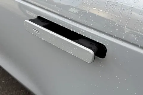 KS73YFY Land Rover Range Rover Velar 2.0 P250 Dynamic HSE 5dr Thumbnail #38