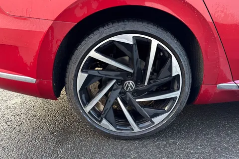 DC25NHX Volkswagen Arteon 2.0 TSI R-Line 5dr DSG | Pan Roof | DCC | Power Tailgate Thumbnail #10