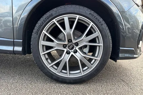 PJ25KXG Audi Q3 Black Edition 35 TFSI  150 PS S tronic Thumbnail #9