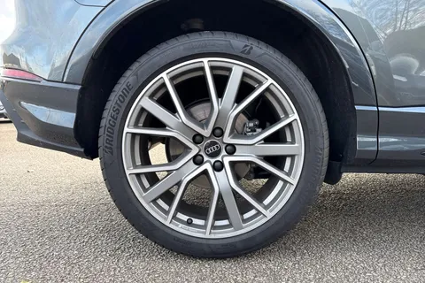 PJ25KXG Audi Q3 Black Edition 35 TFSI  150 PS S tronic Thumbnail #10