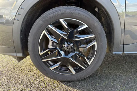 KW25UHO PEUGEOT 5008 1.2 HYBRID GT e-DSC6 Euro 6 (s/s) 5dr Thumbnail #12