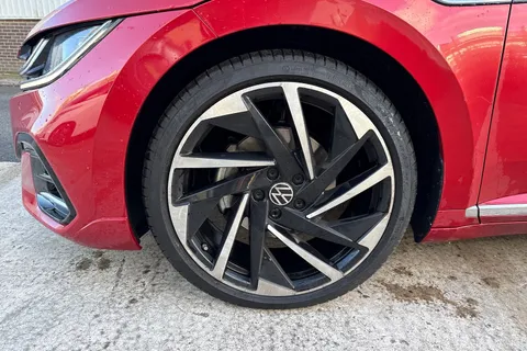 DC25NHX Volkswagen Arteon 2.0 TSI R-Line 5dr DSG | Pan Roof | DCC | Power Tailgate Thumbnail #12